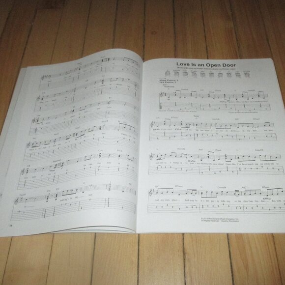 Set of 3 Disney Movie Piano Vocals Chords Music Books Frozen Lion King Aladdin - Picture 6 of 13